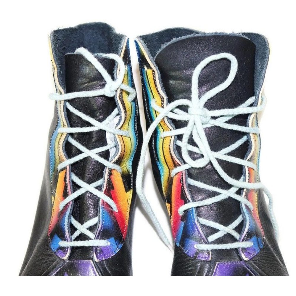 Vintage Ankle Boots Airbrushed City Skyline Painted Booties Black Leather - Picture 3 of 10